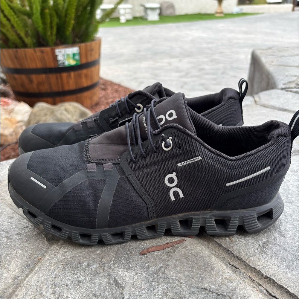 On cloud shoes Cloud5 waterproof size 9